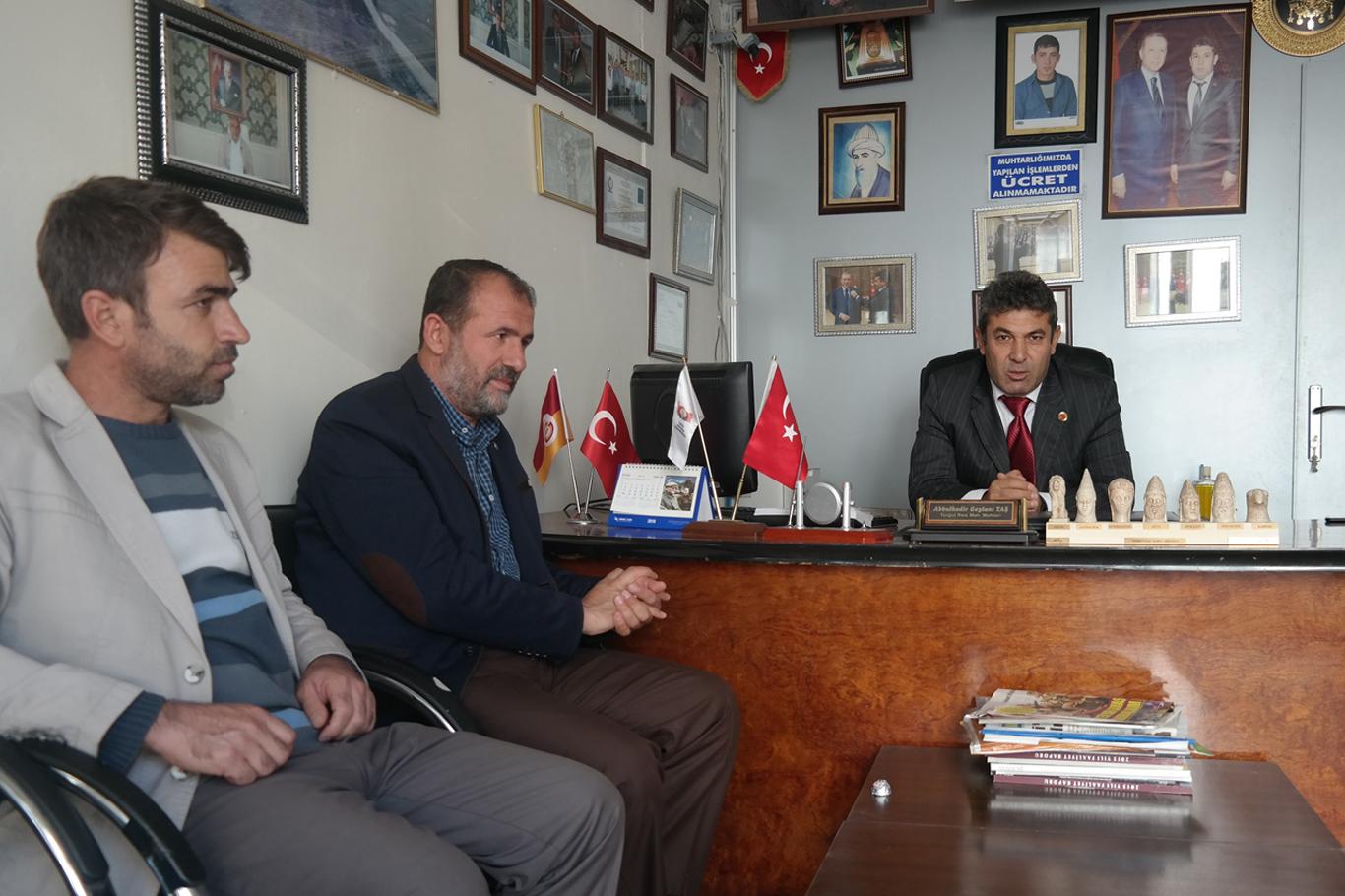 “Çoğu muhtar geçinebilmek için ek iş yapmak zorunda kalıyor” “Çoğu muhtar geçinebilmek için ek iş yapmak zorunda kalıyor”
